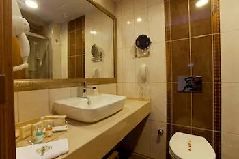 Imperial Park מלון 4*